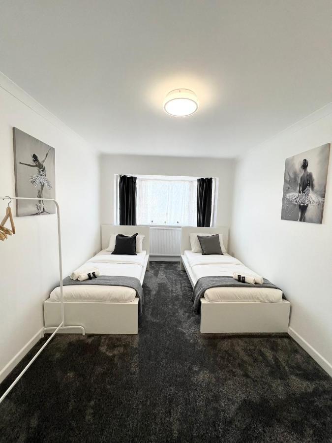 Stunning Flat In Greater Pensión